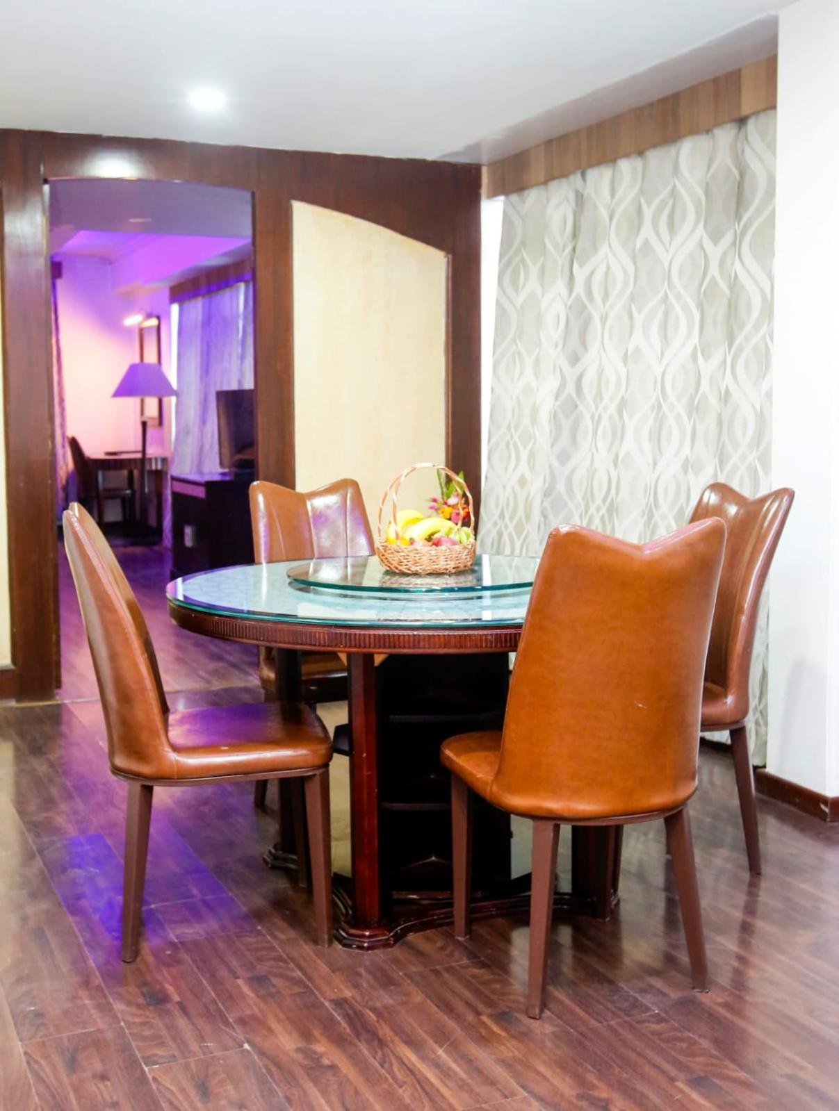 Hotel The Residency Srinagar Exterior foto