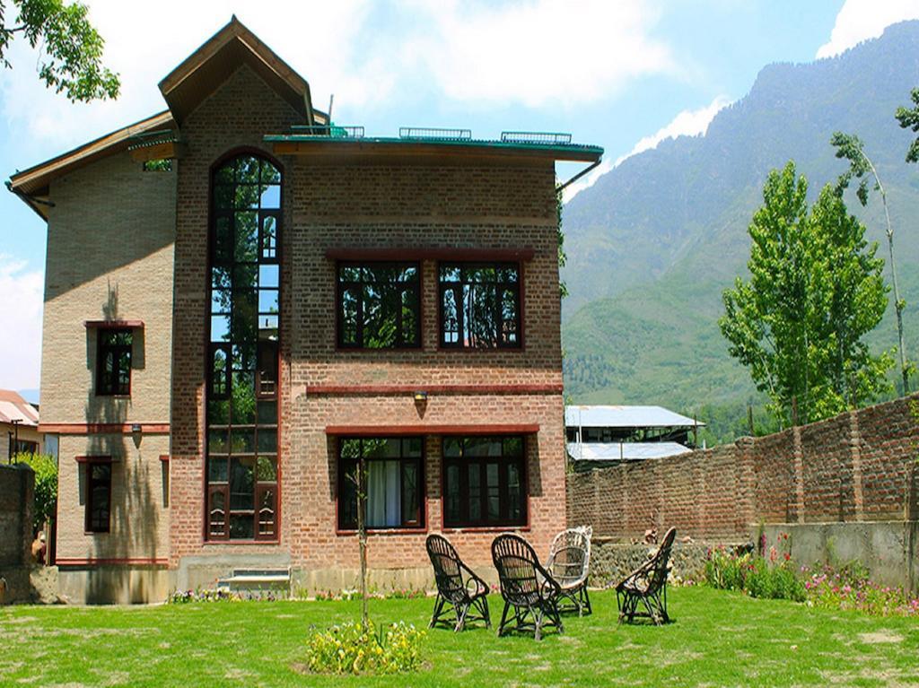 Hotel The Residency Srinagar Exterior foto