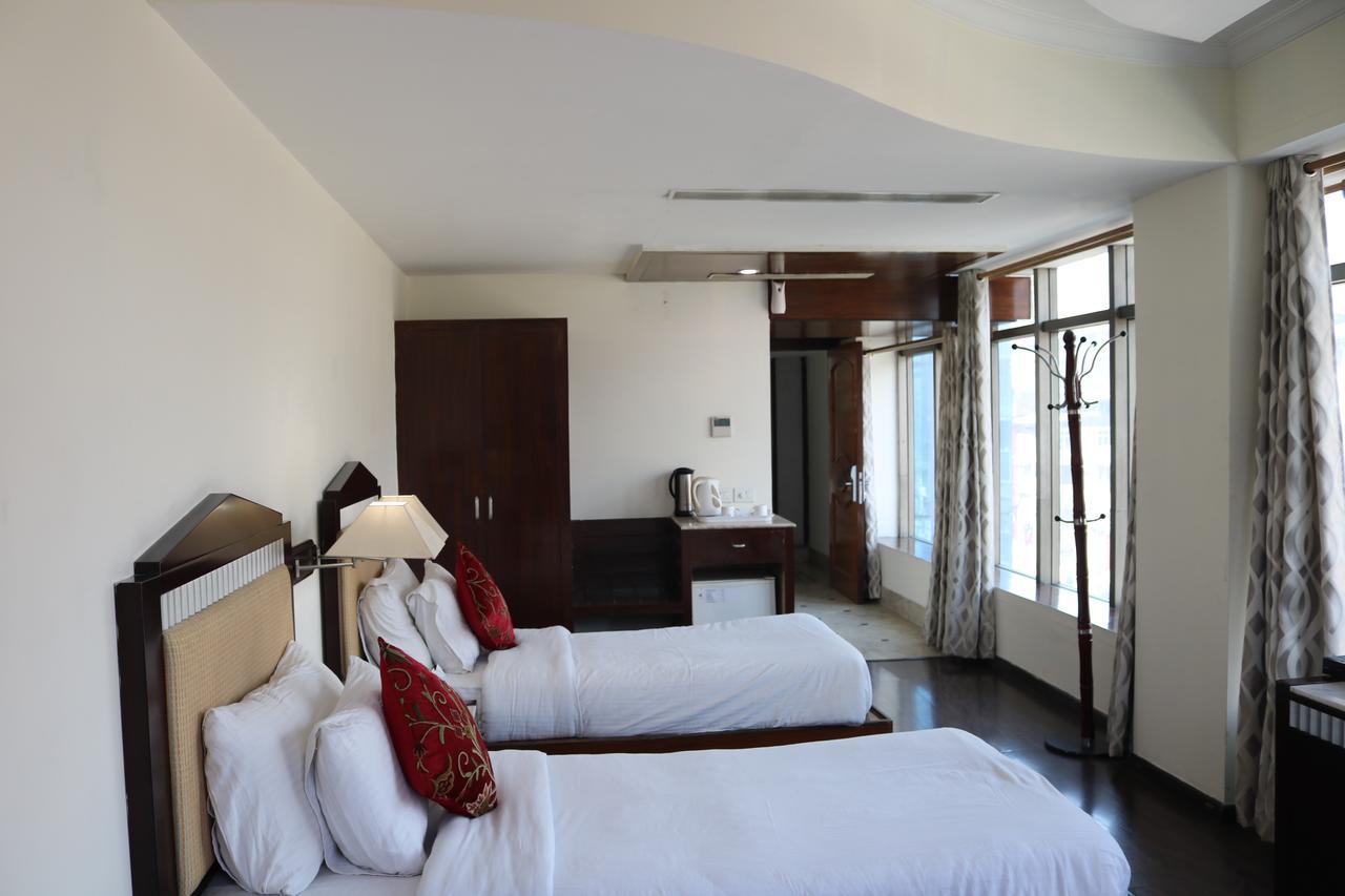 Hotel The Residency Srinagar Exterior foto