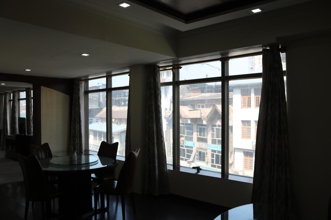 Hotel The Residency Srinagar Exterior foto