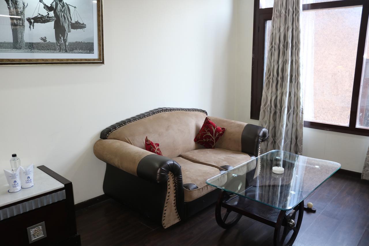 Hotel The Residency Srinagar Exterior foto